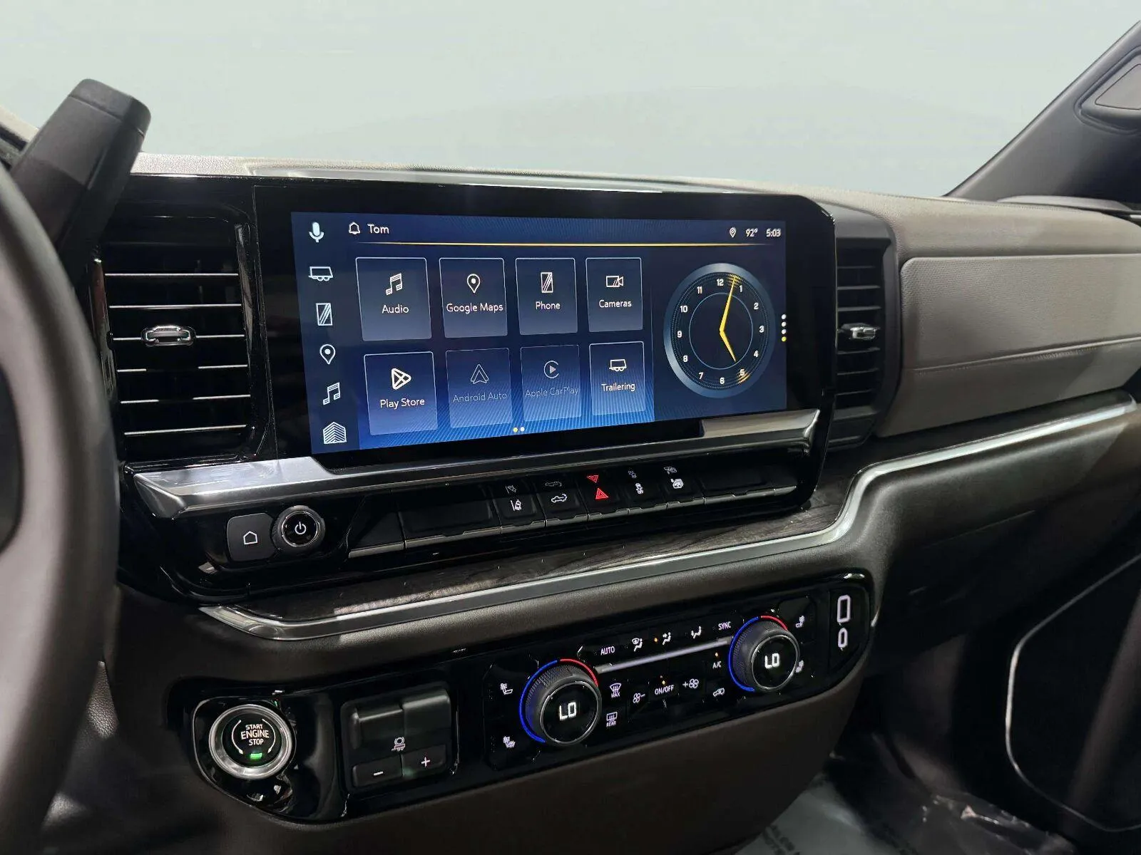 Chevrolet Silverado photo 29