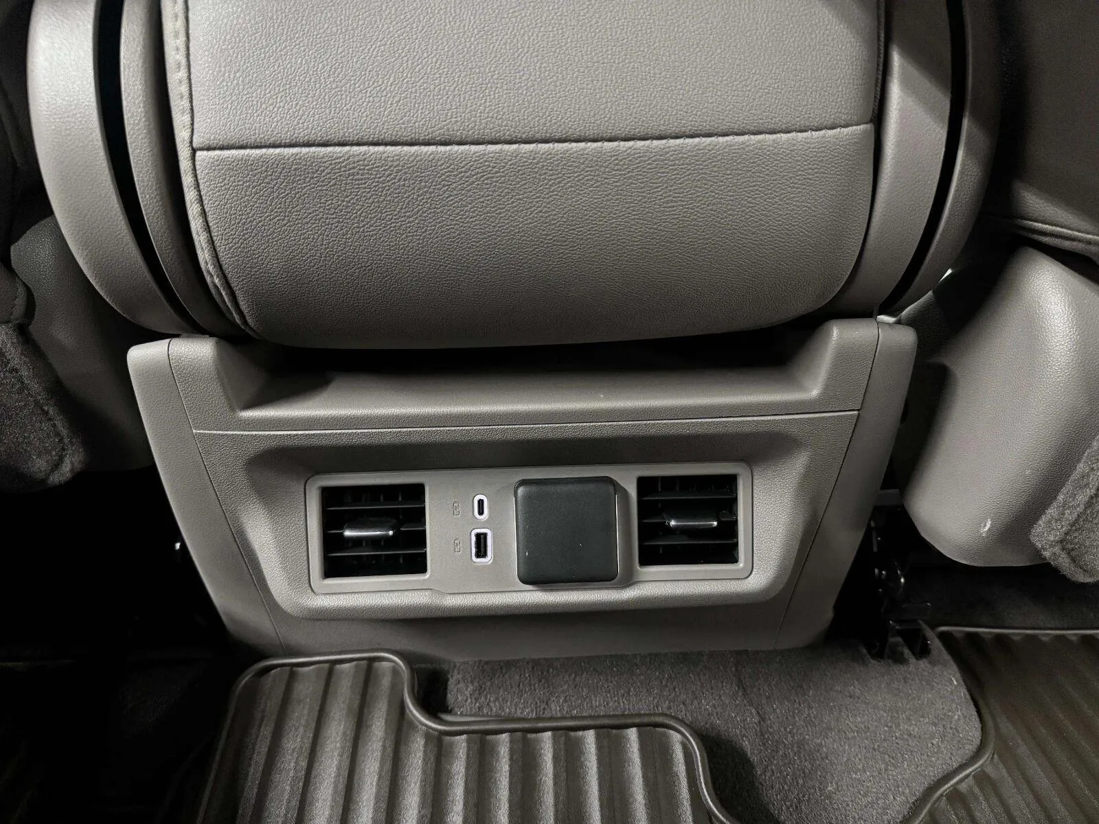 Chevrolet Silverado photo 45