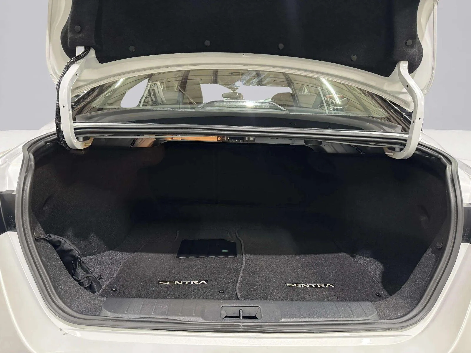 Nissan Sentra photo 11