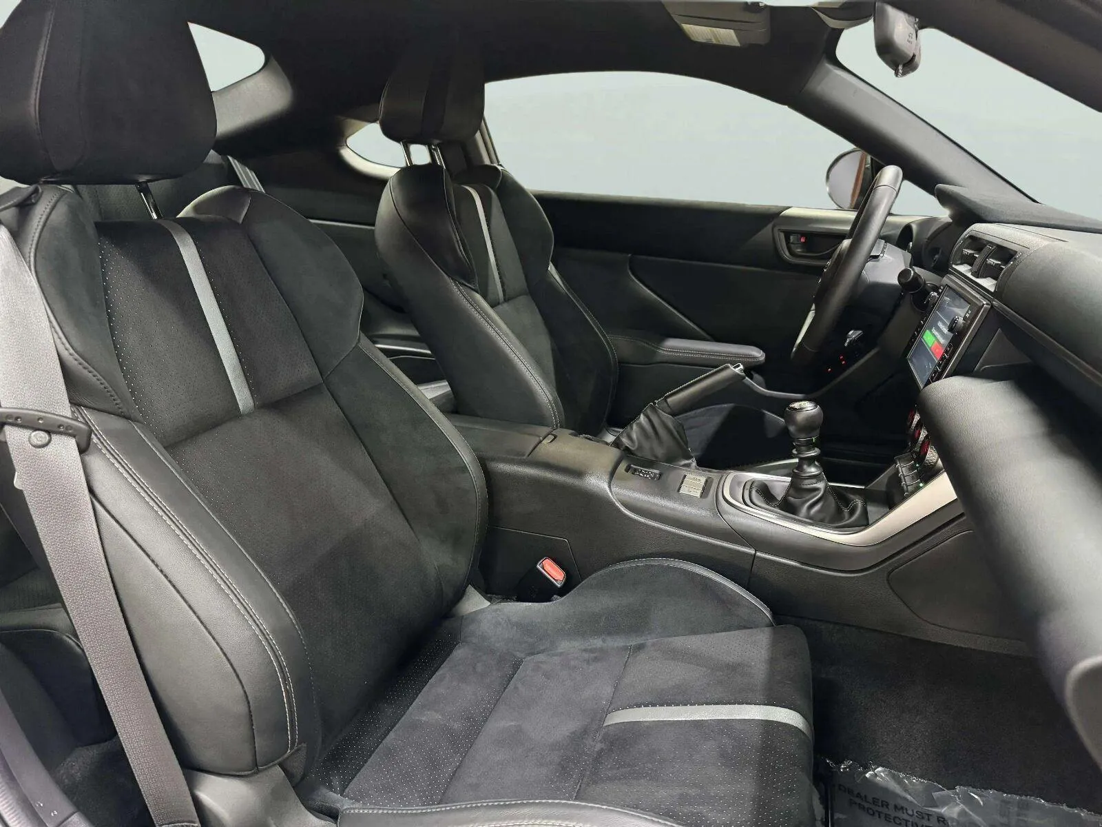 Toyota GR86 photo 32