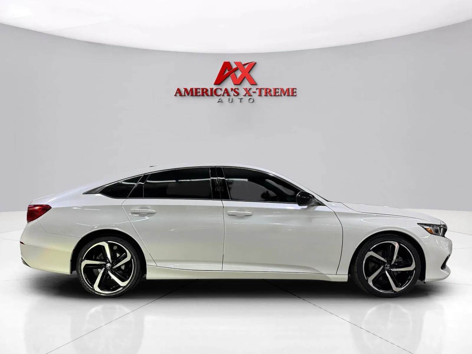 Honda Accord photo 9