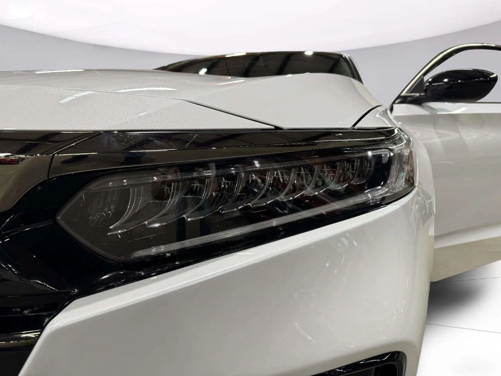 Honda Accord photo 12