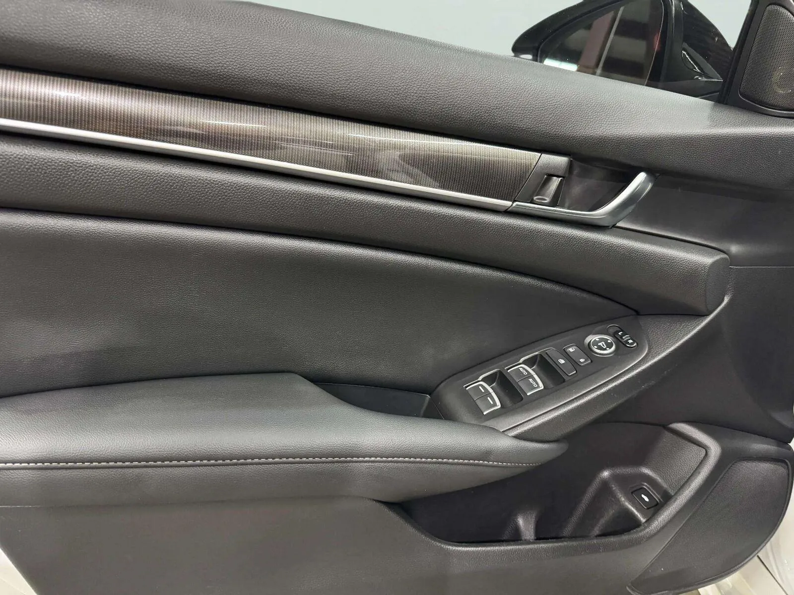 Honda Accord photo 21