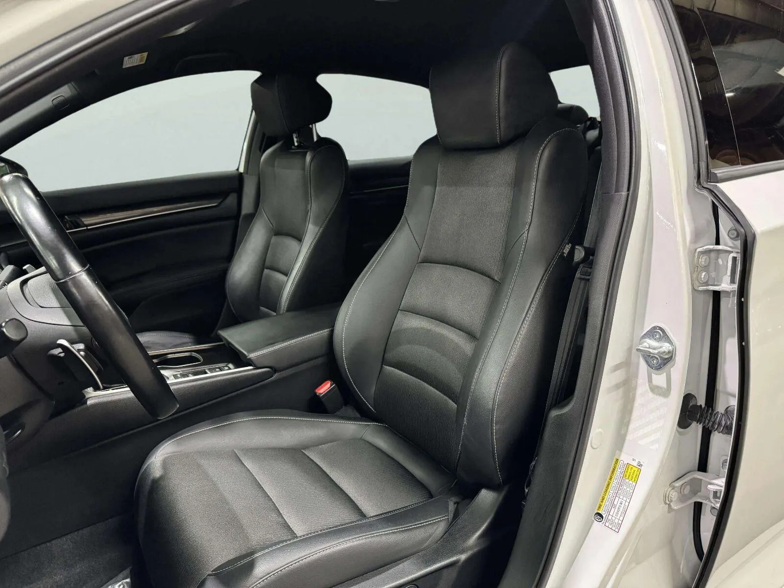 Honda Accord photo 23
