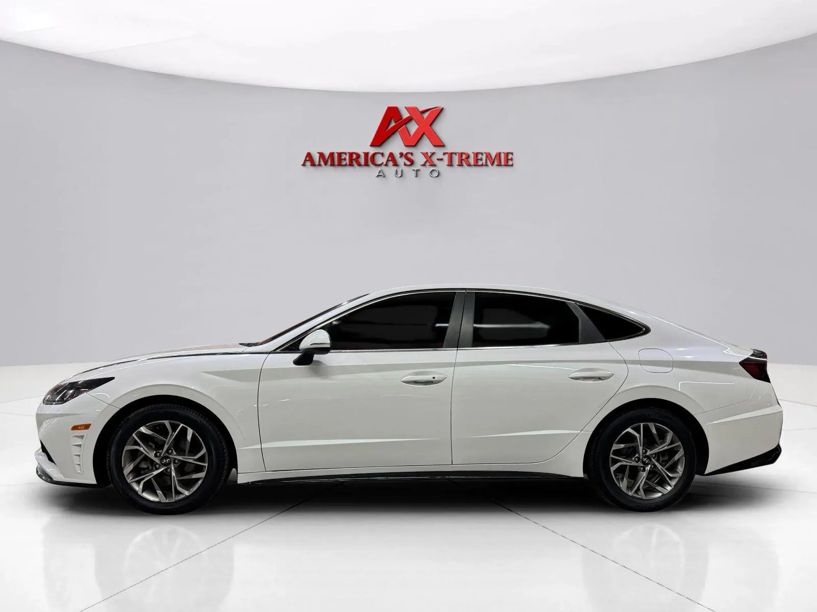 Hyundai Sonata photo 4