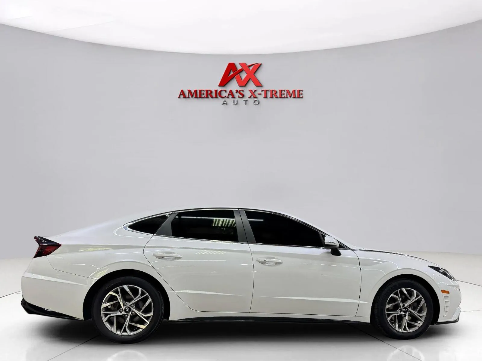 Hyundai Sonata photo 8