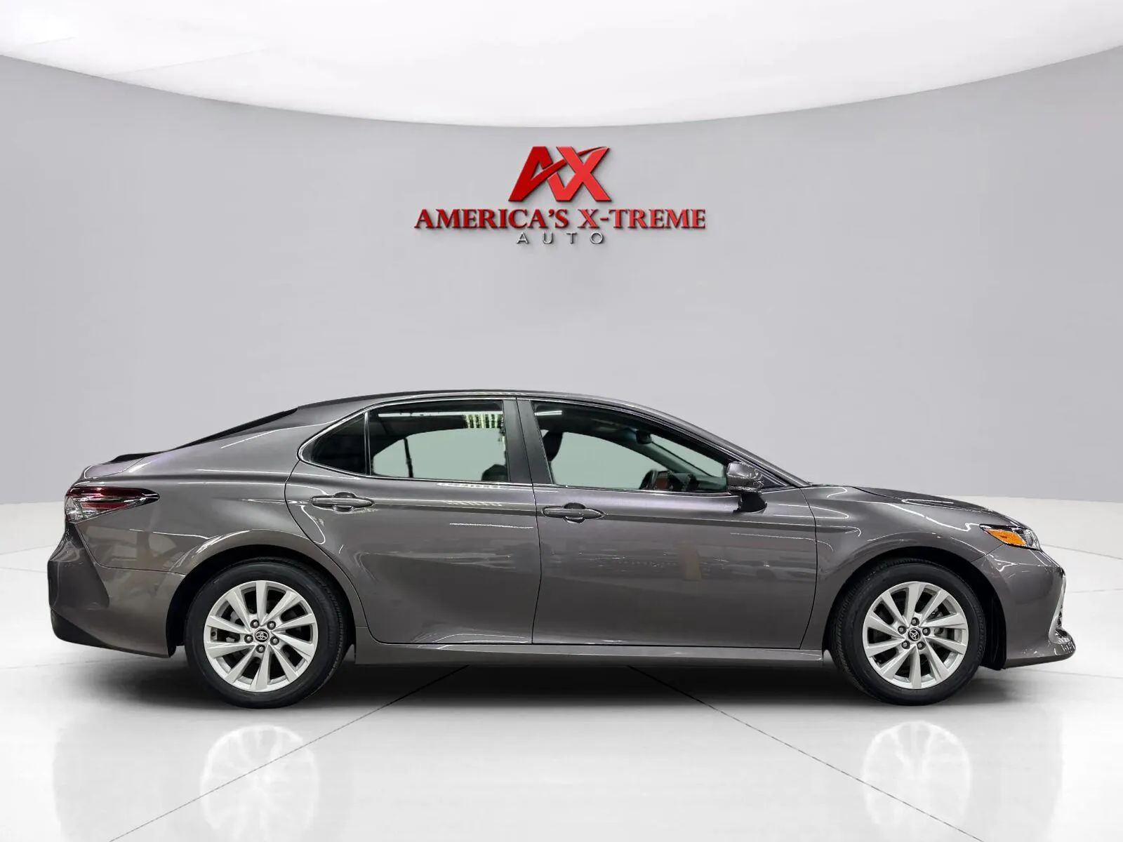 Toyota Camry photo 8