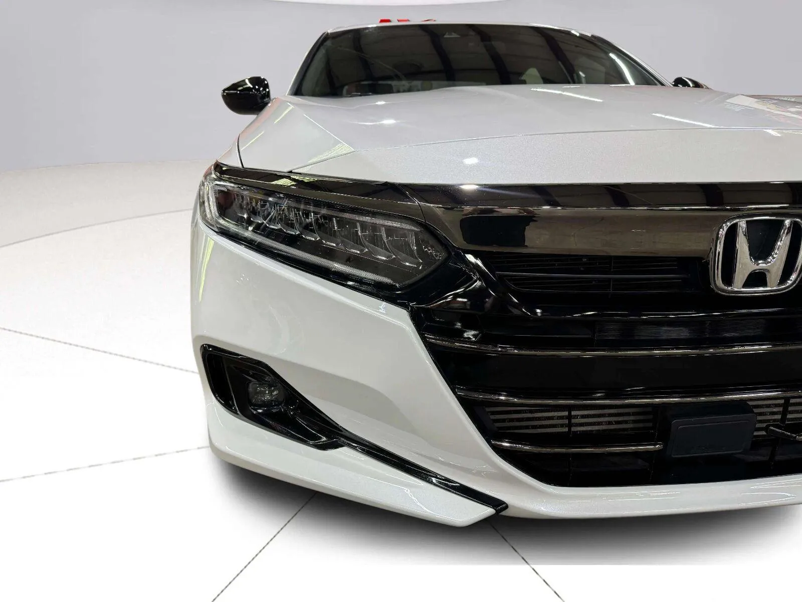Honda Accord photo 12