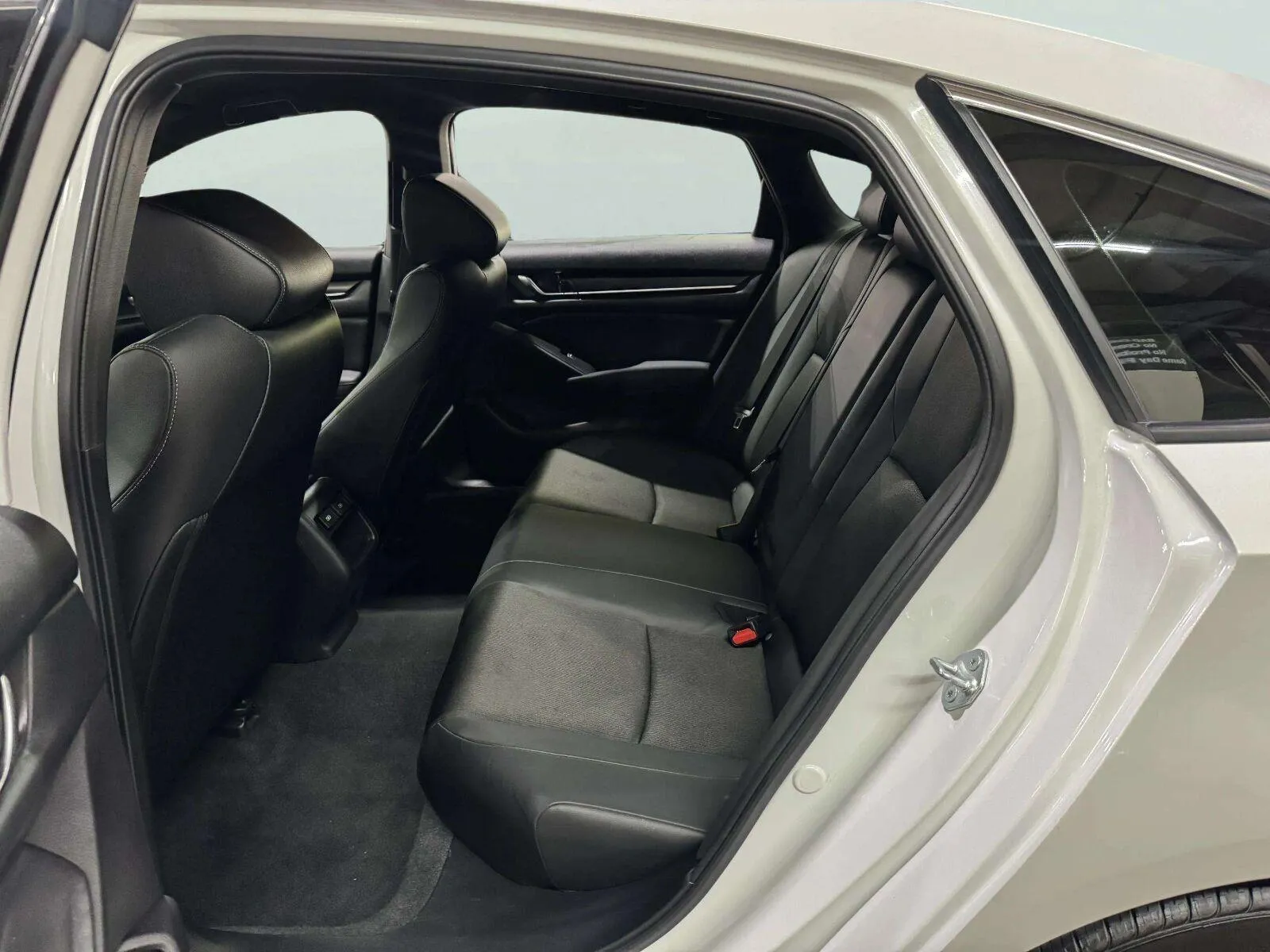 Honda Accord photo 30