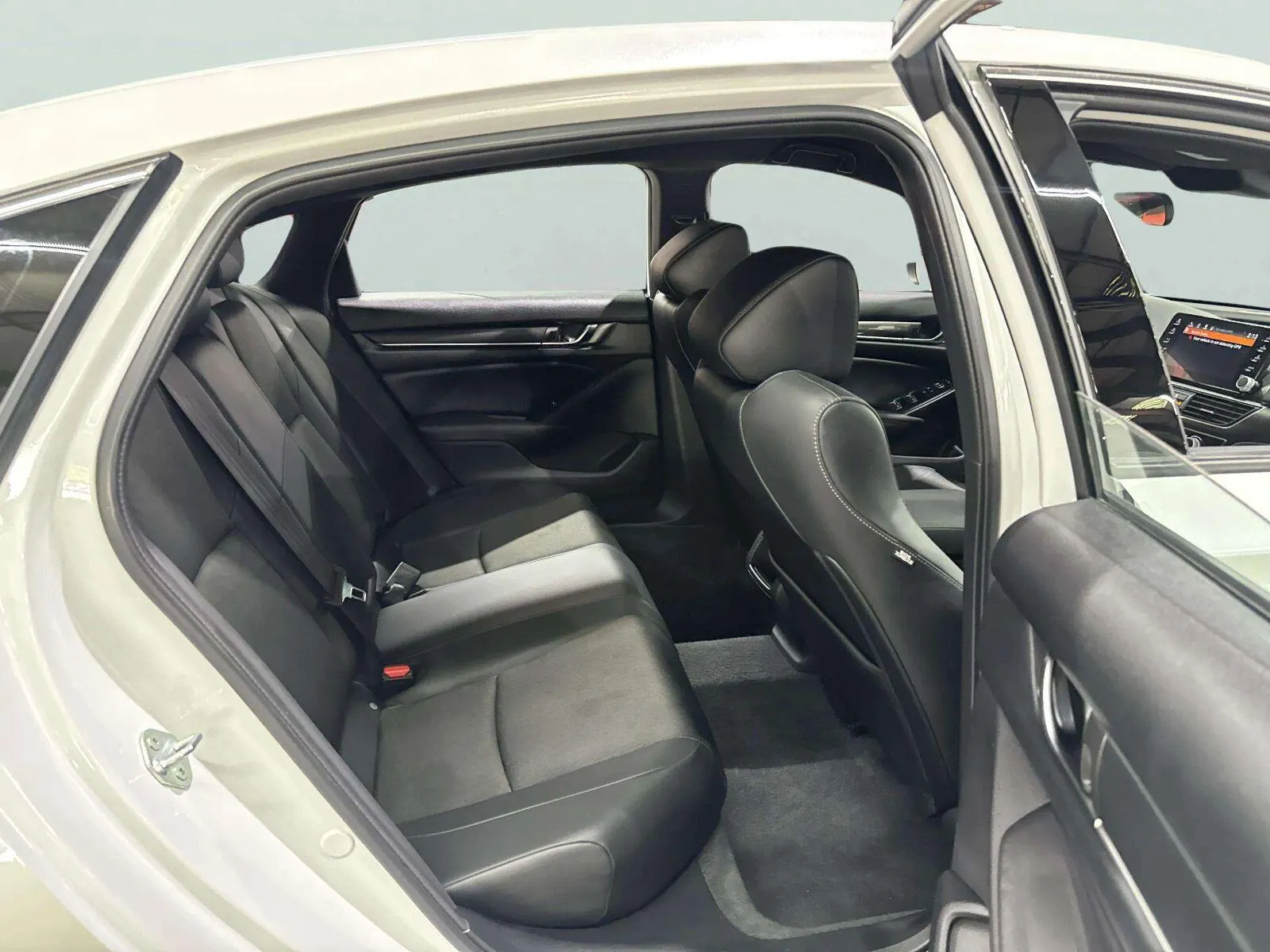 Honda Accord photo 35