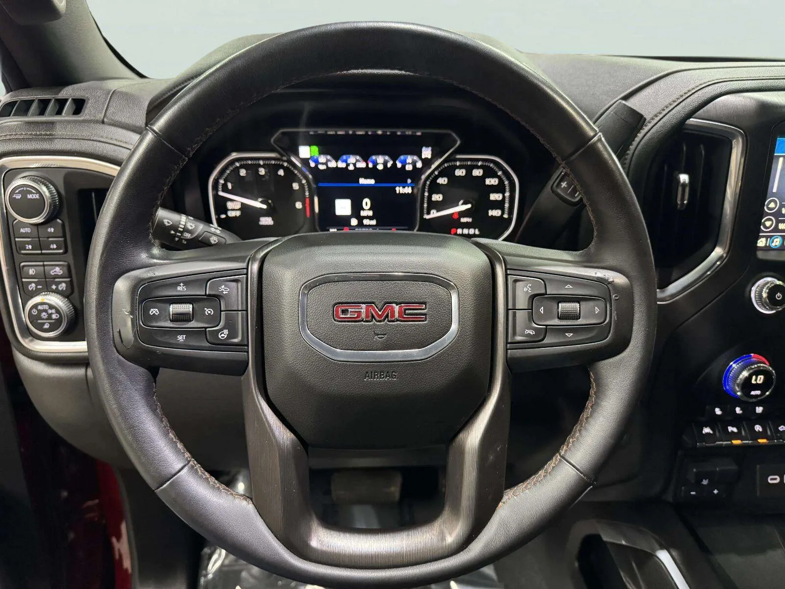 GMC Sierra photo 30