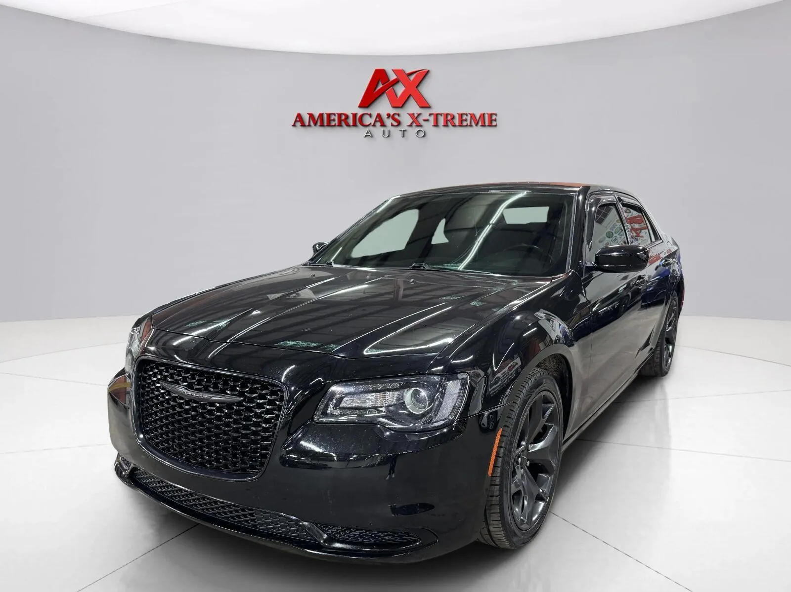 Chrysler 300 photo 2