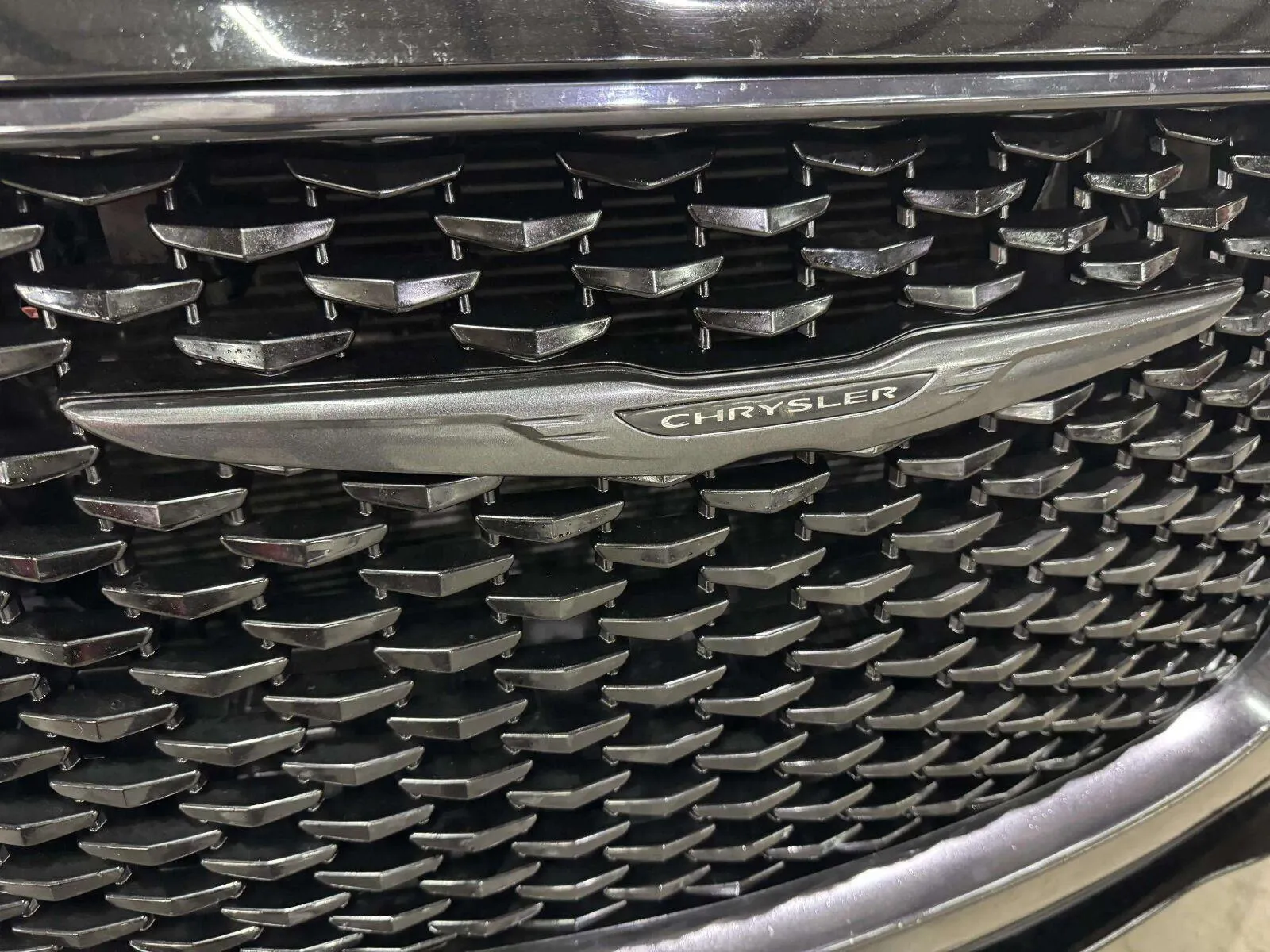 Chrysler 300 photo 17