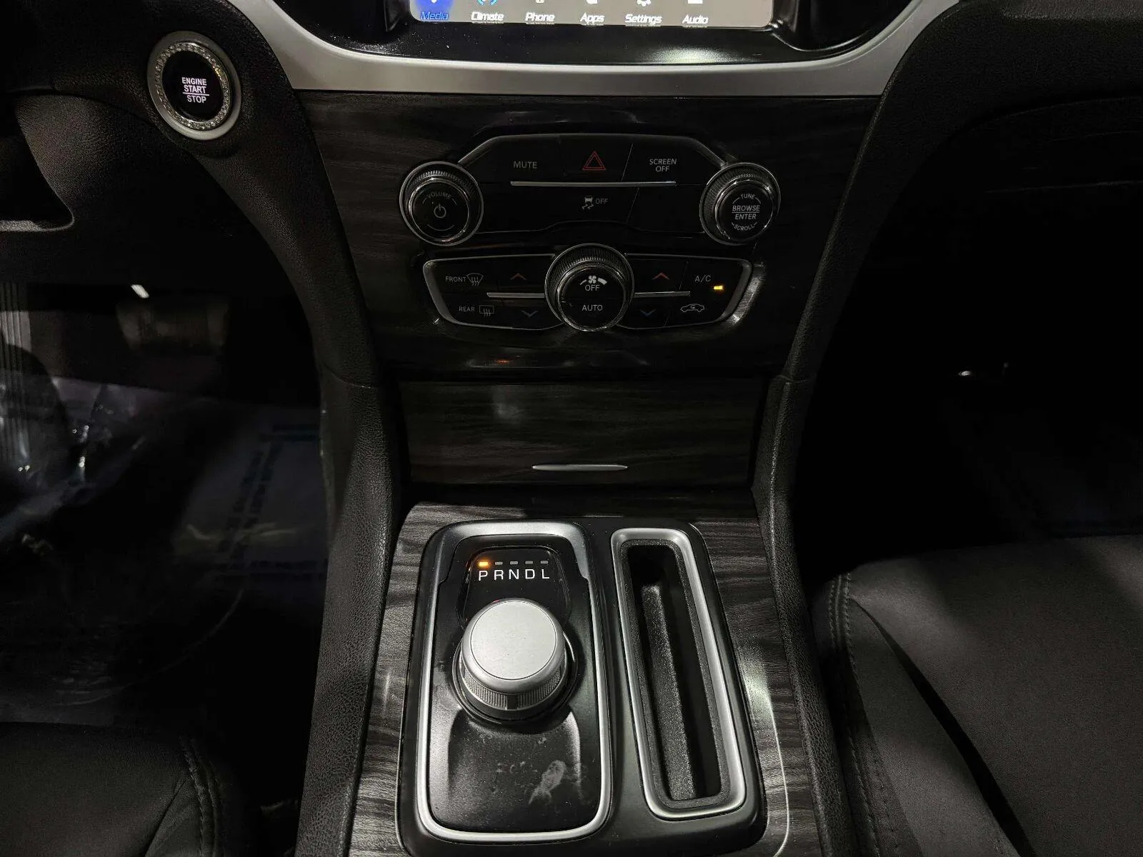 Chrysler 300 photo 29