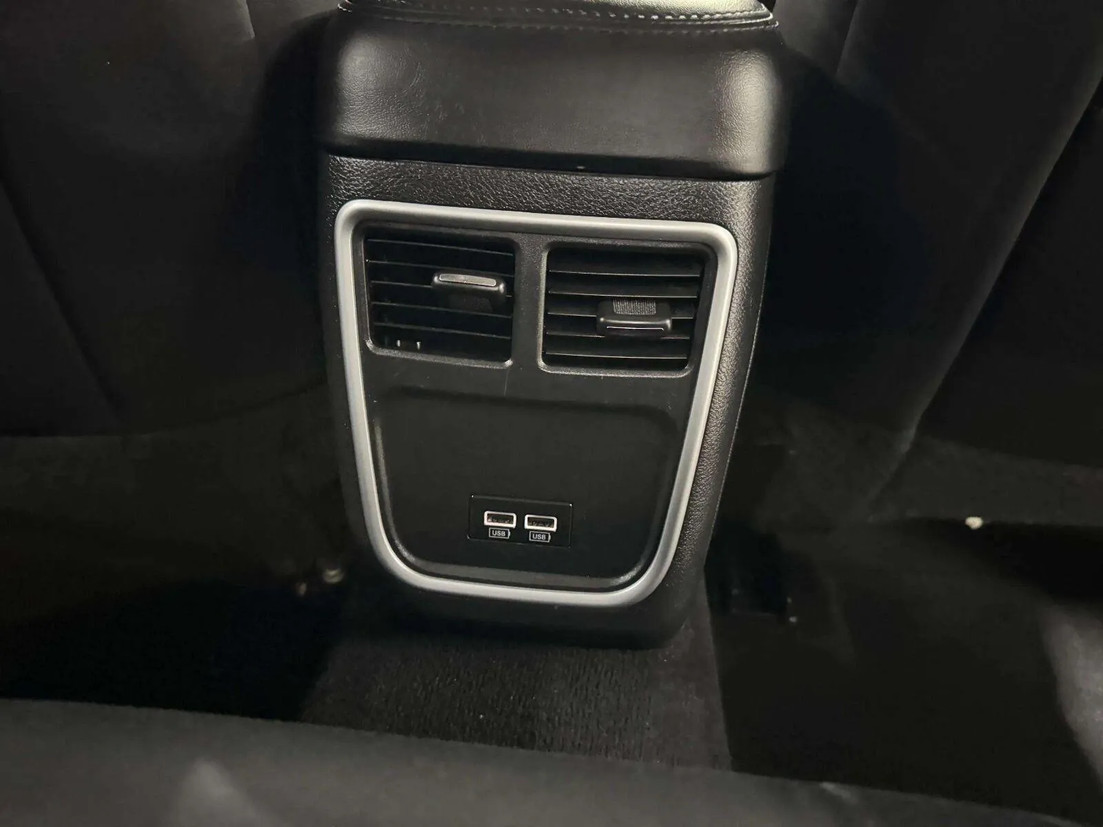 Chrysler 300 photo 43