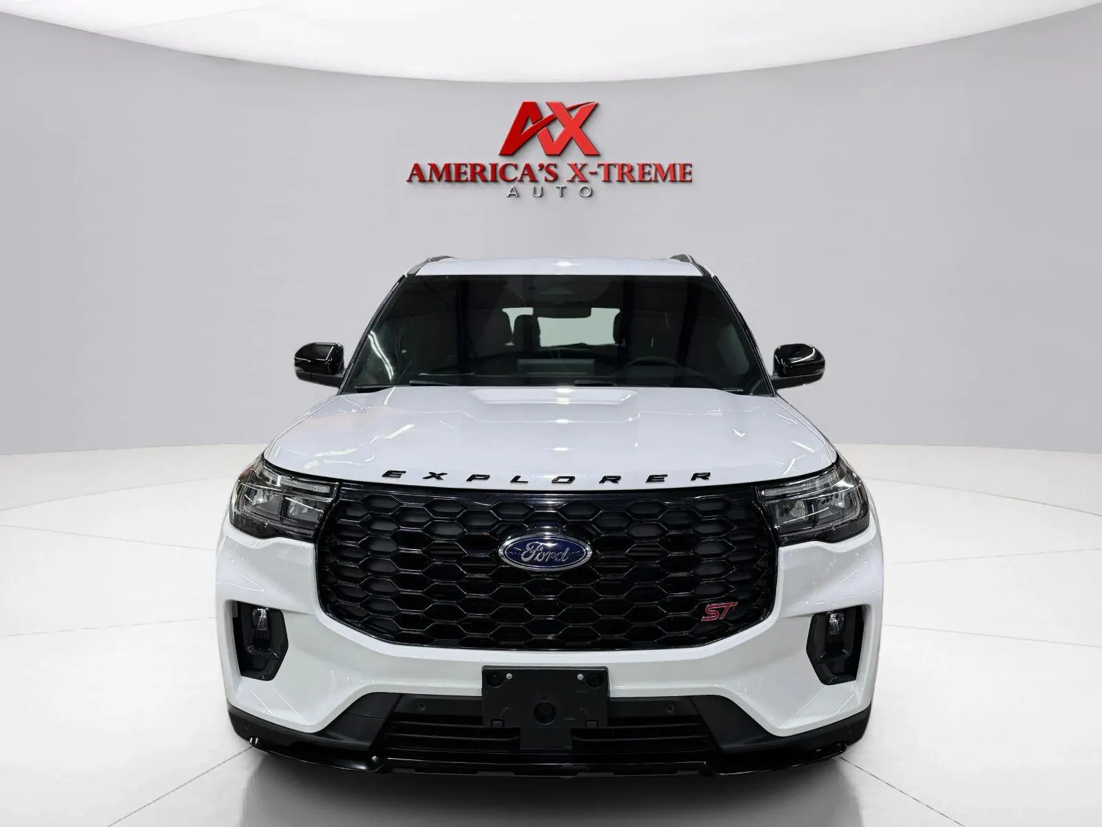 Ford Explorer photo 4