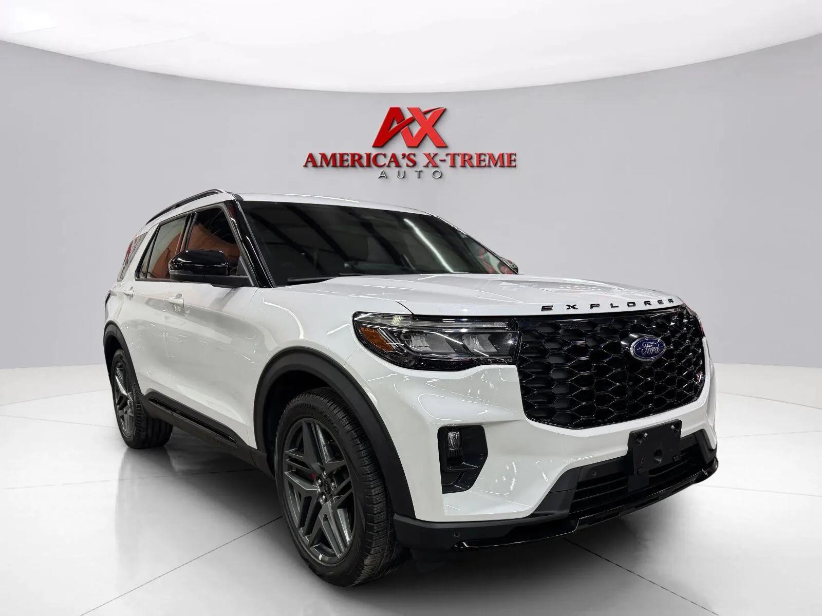 Ford Explorer photo 9