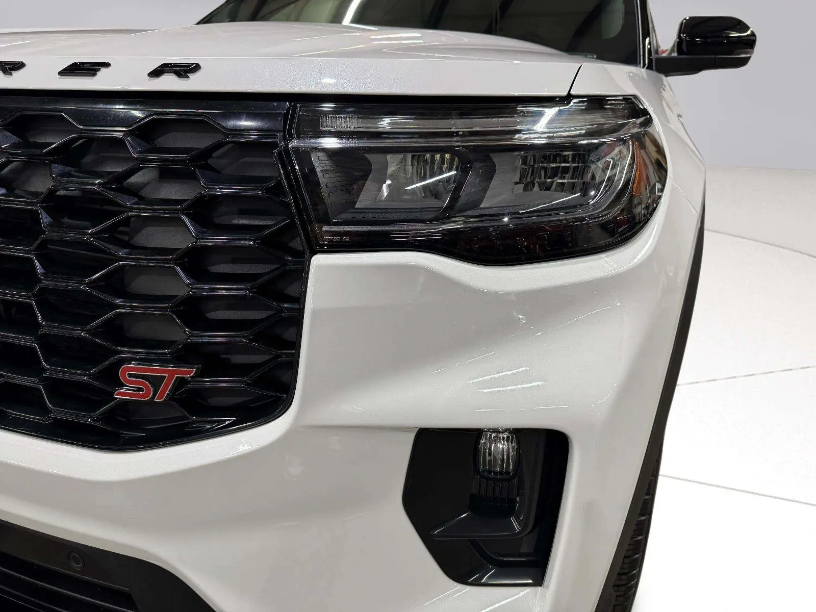 Ford Explorer photo 10