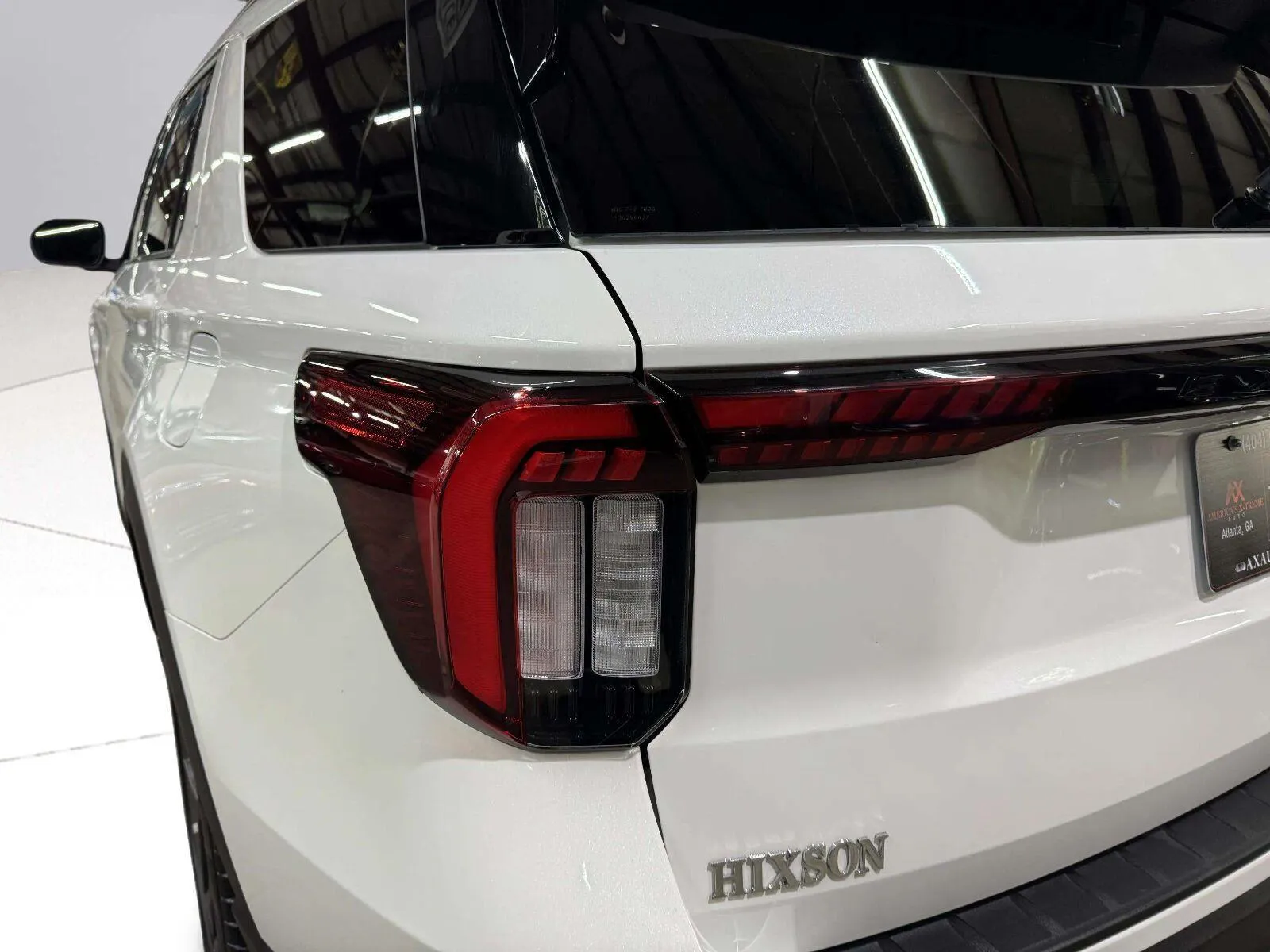 Ford Explorer photo 12