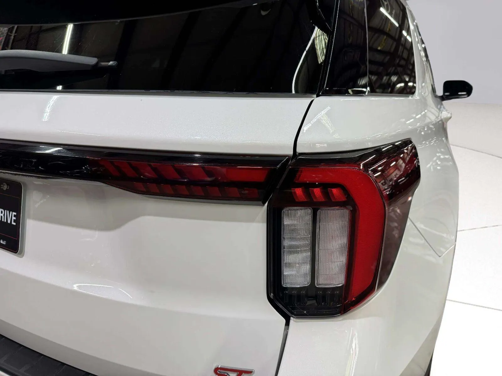 Ford Explorer photo 13