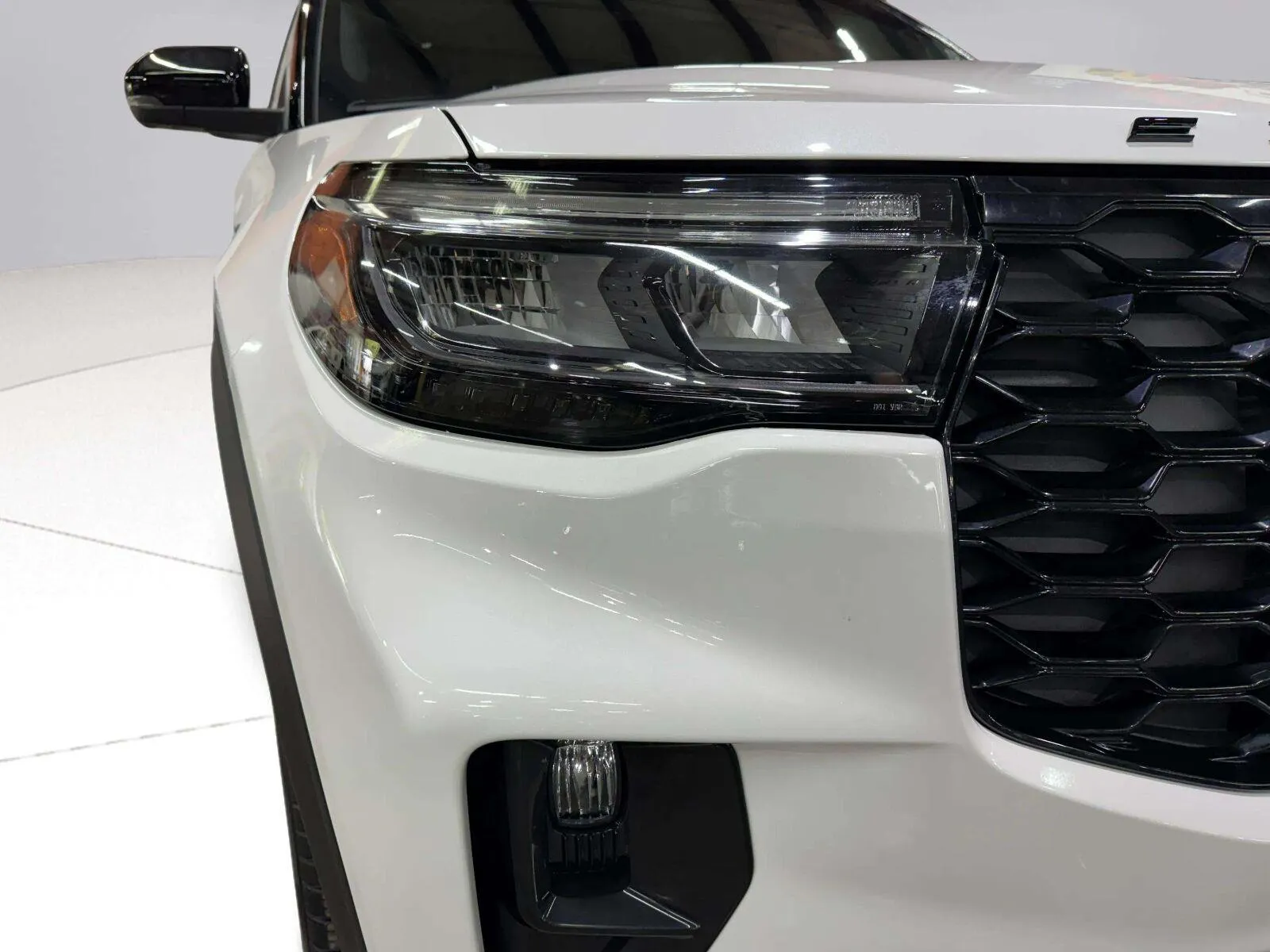 Ford Explorer photo 15