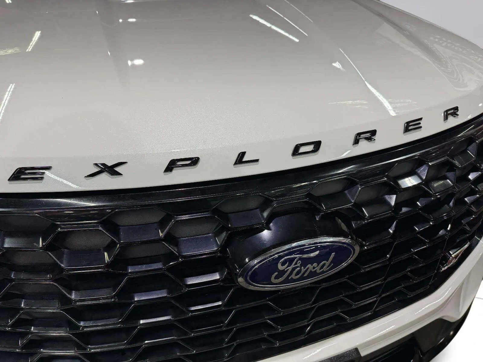 Ford Explorer photo 17
