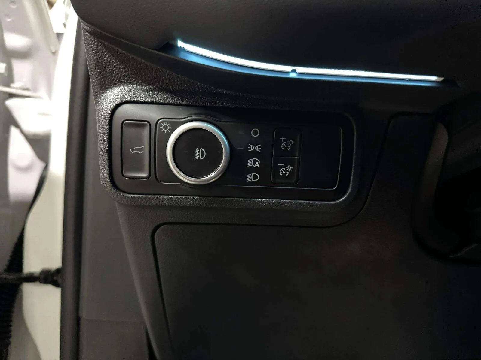 Ford Explorer photo 29