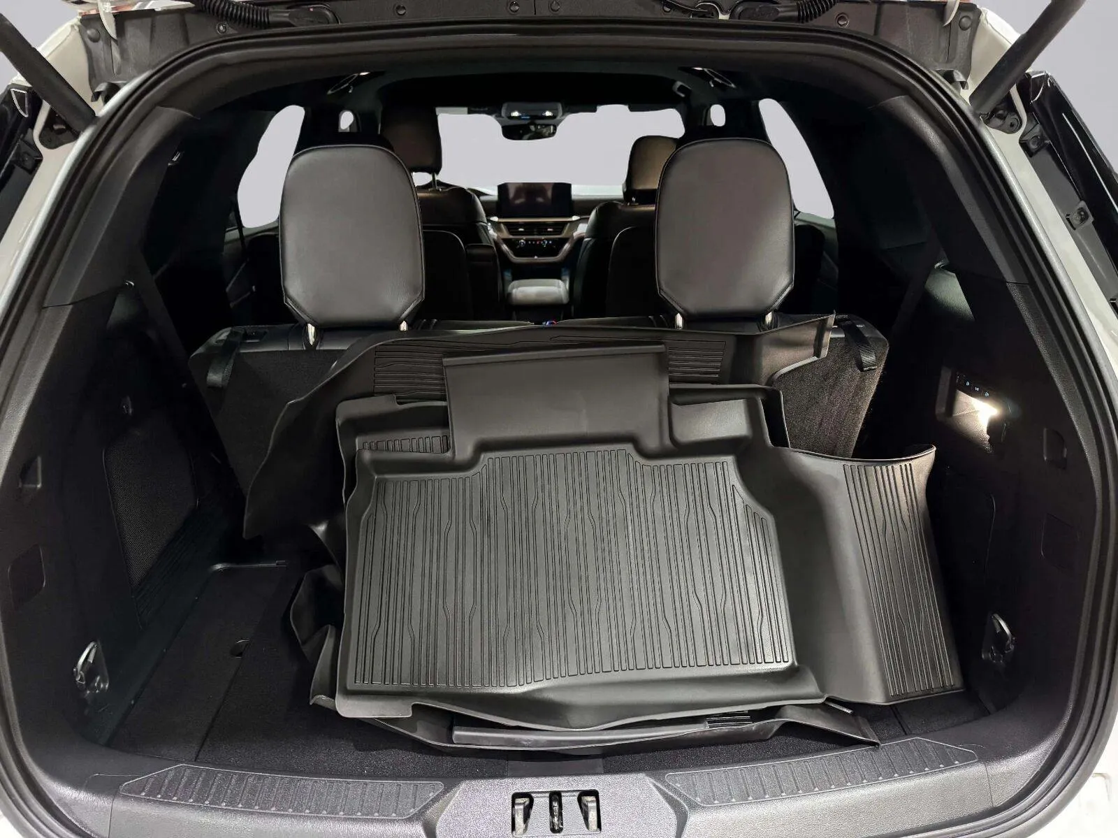 Ford Explorer photo 46