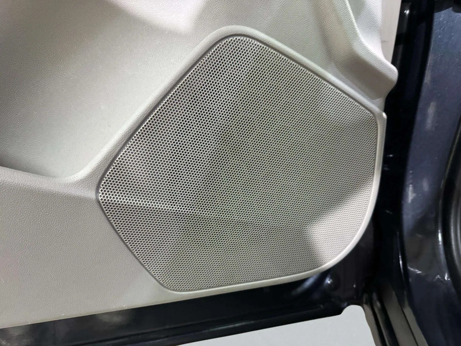Cadillac XT4 photo 31