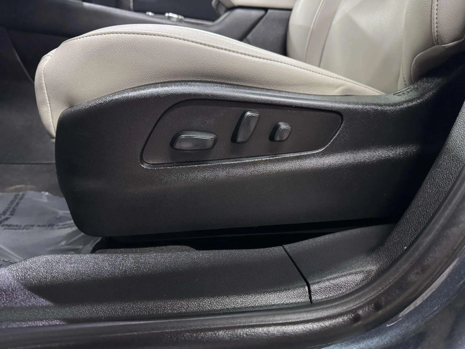 Cadillac XT4 photo 32