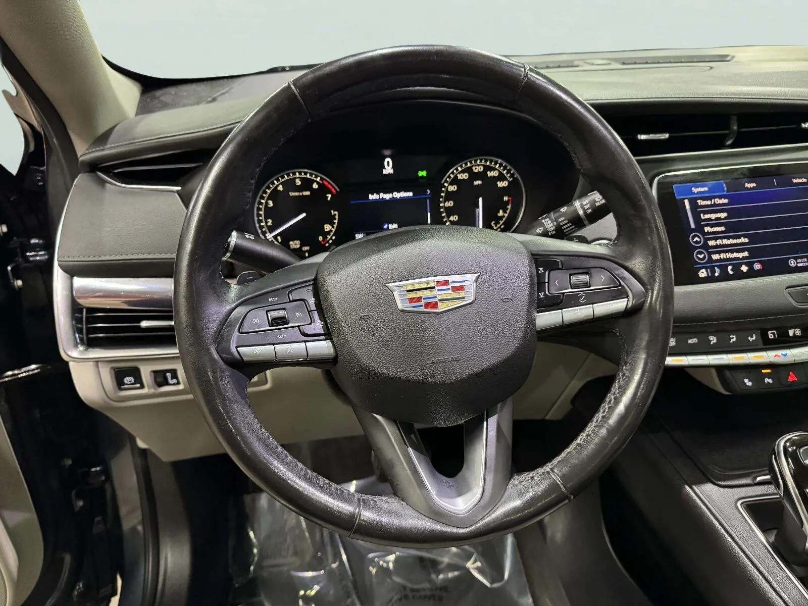 Cadillac XT4 photo 37