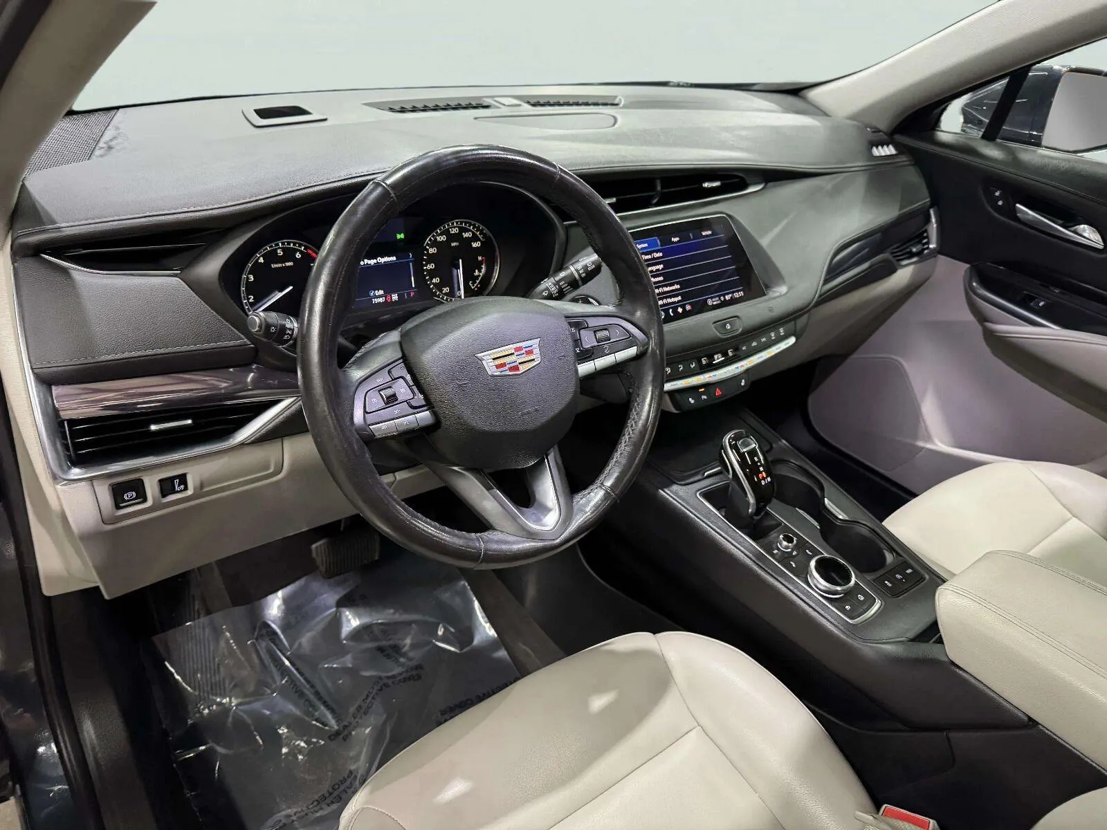 Cadillac XT4 photo 38