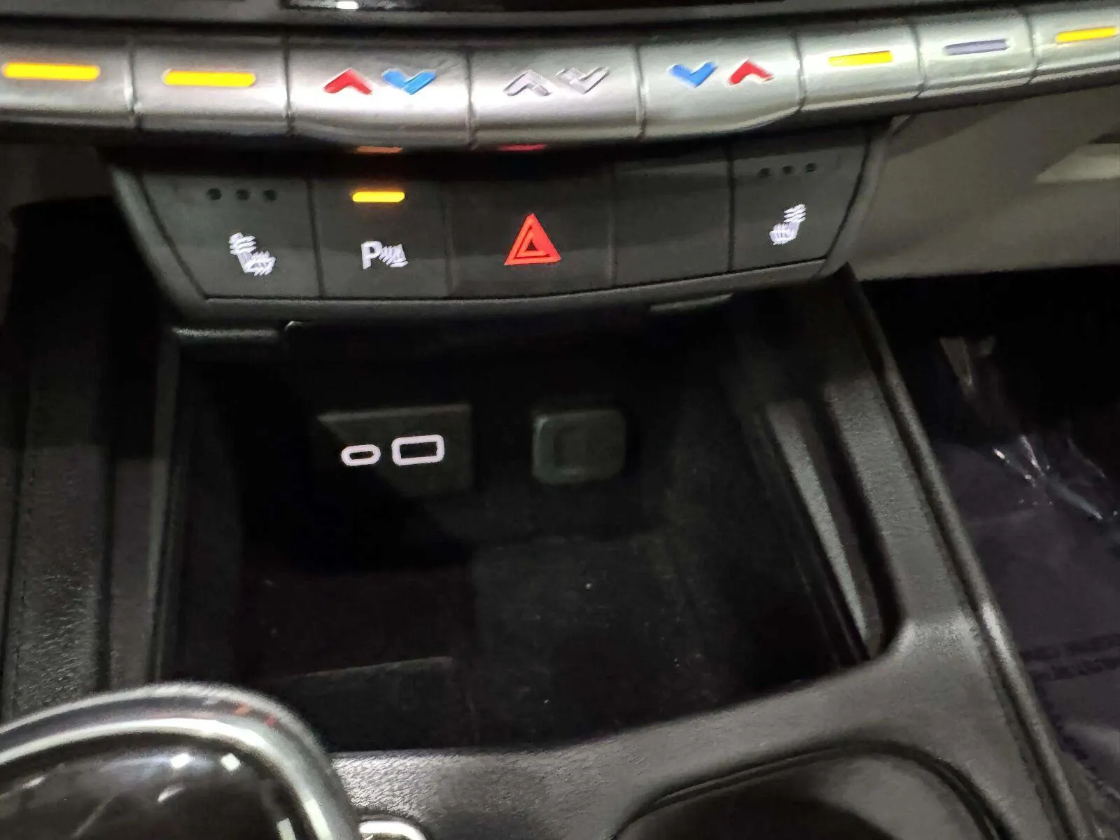 Cadillac XT4 photo 42