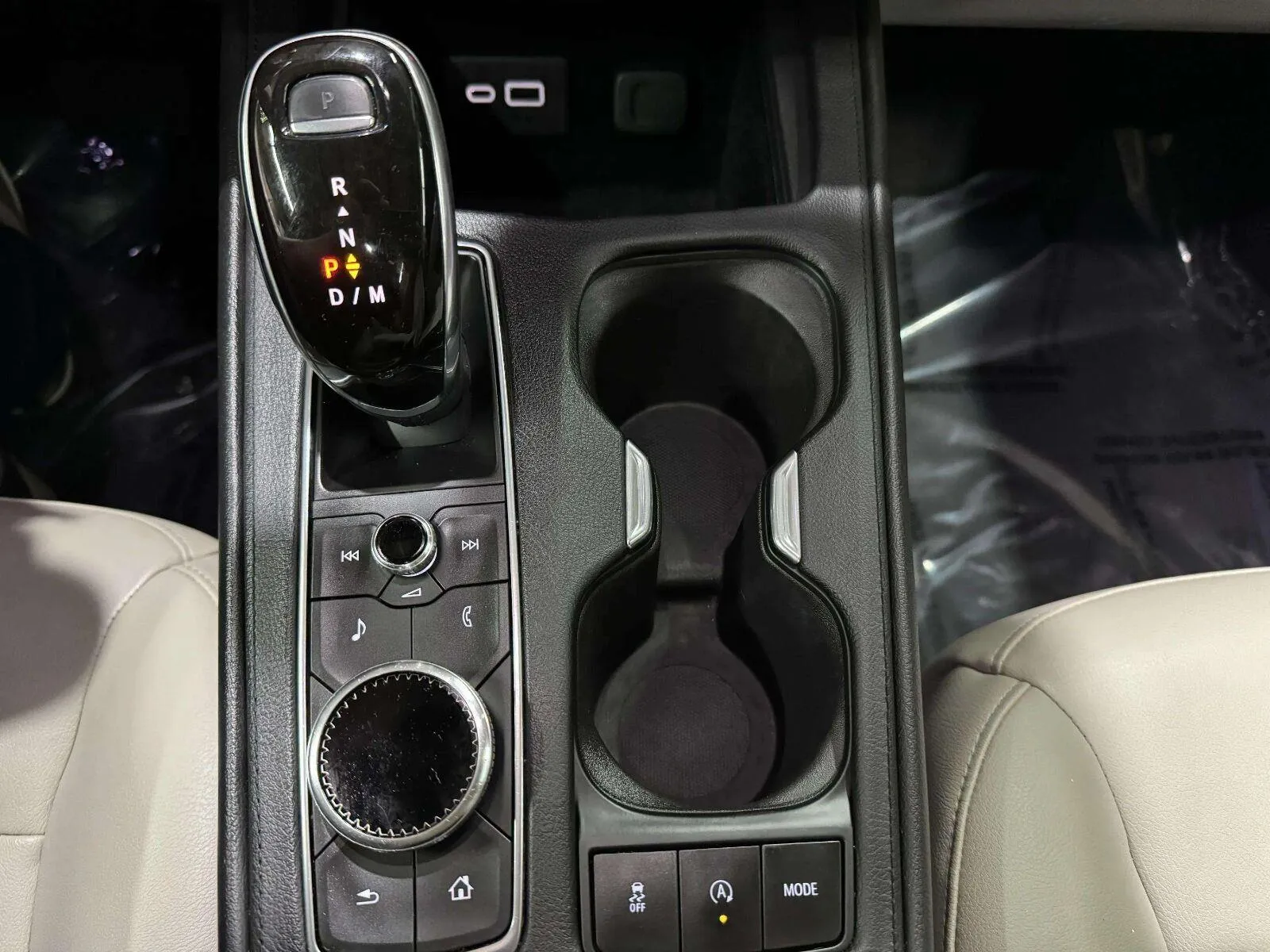 Cadillac XT4 photo 43