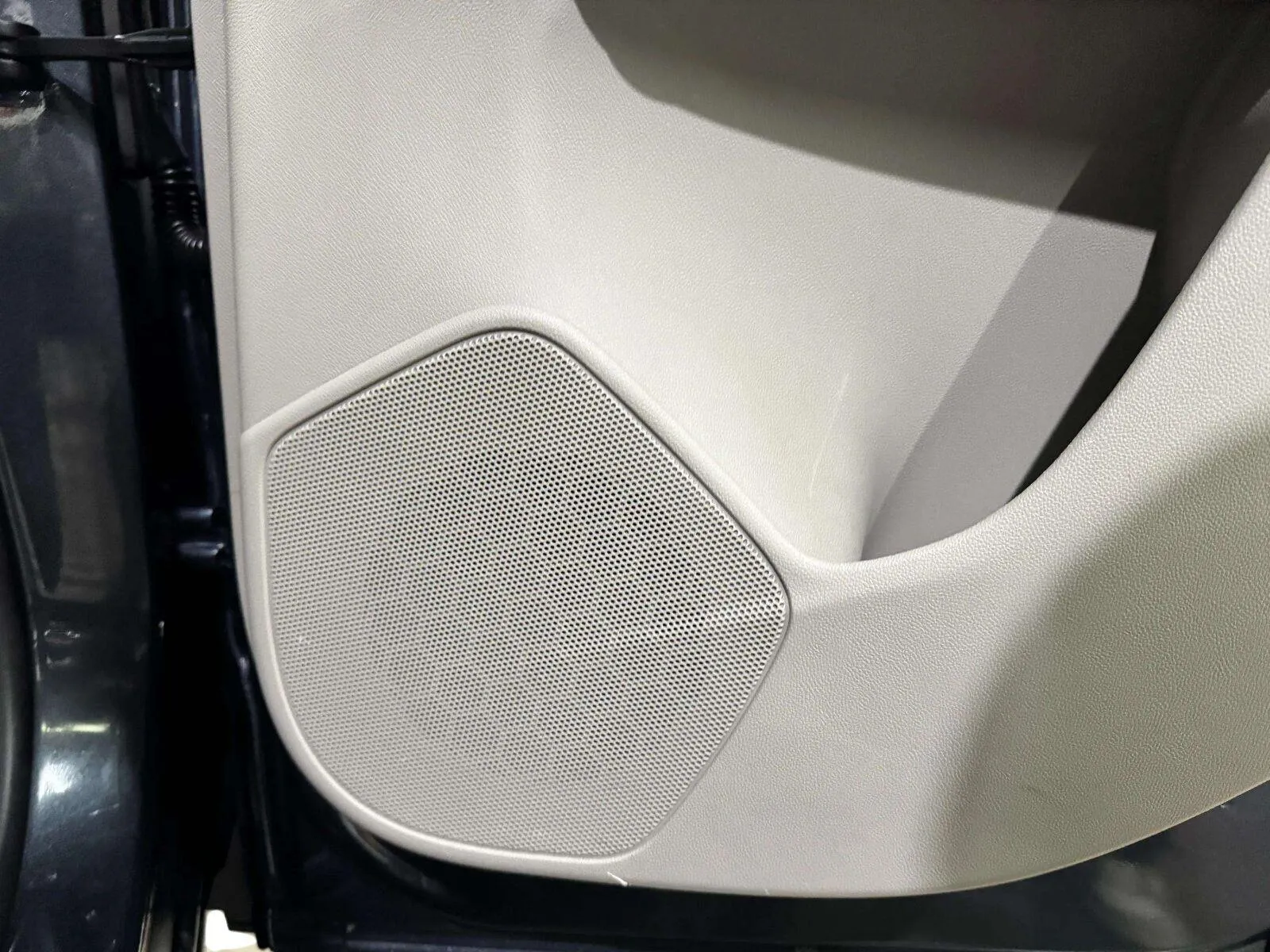 Cadillac XT4 photo 57