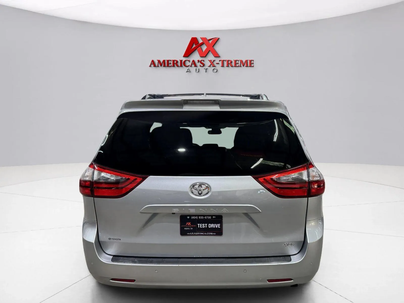 Toyota Sienna photo 6