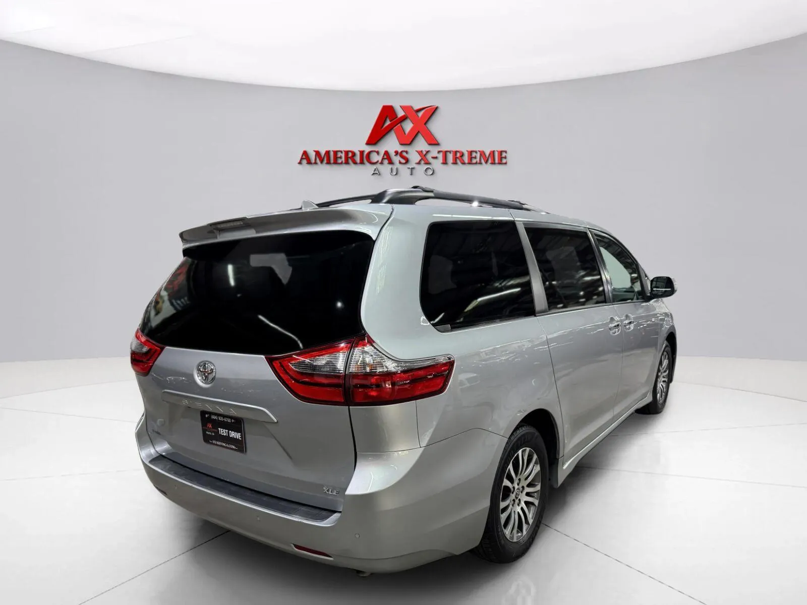 Toyota Sienna photo 7