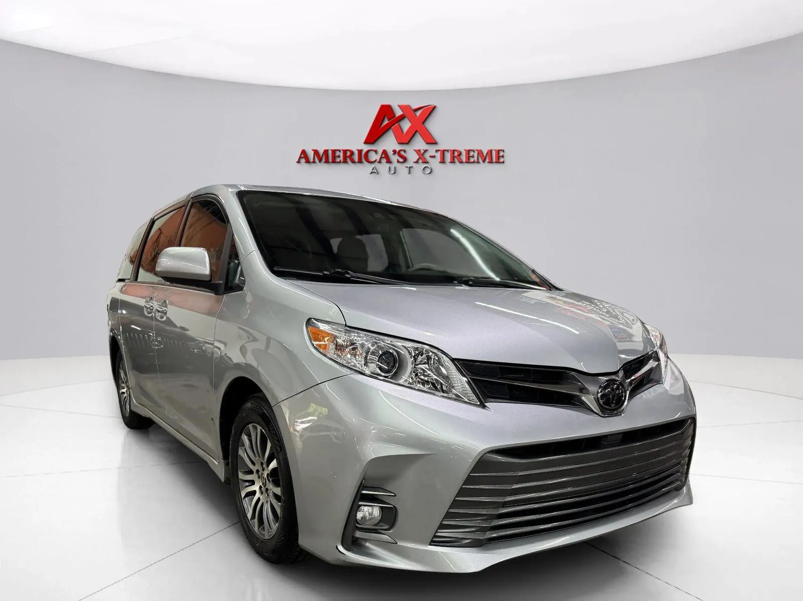 Toyota Sienna photo 9