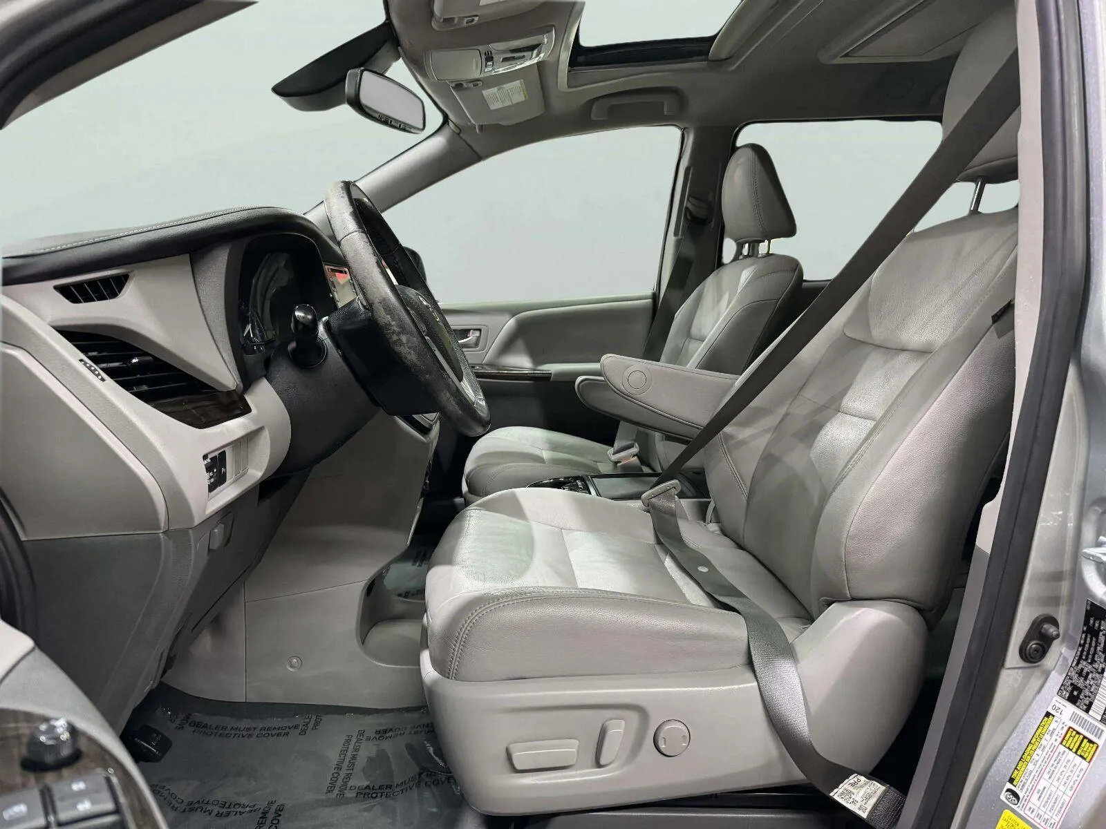 Toyota Sienna photo 26
