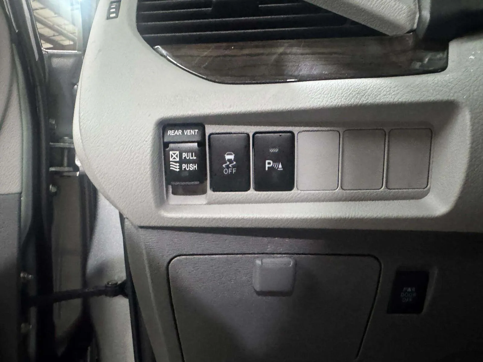 Toyota Sienna photo 27
