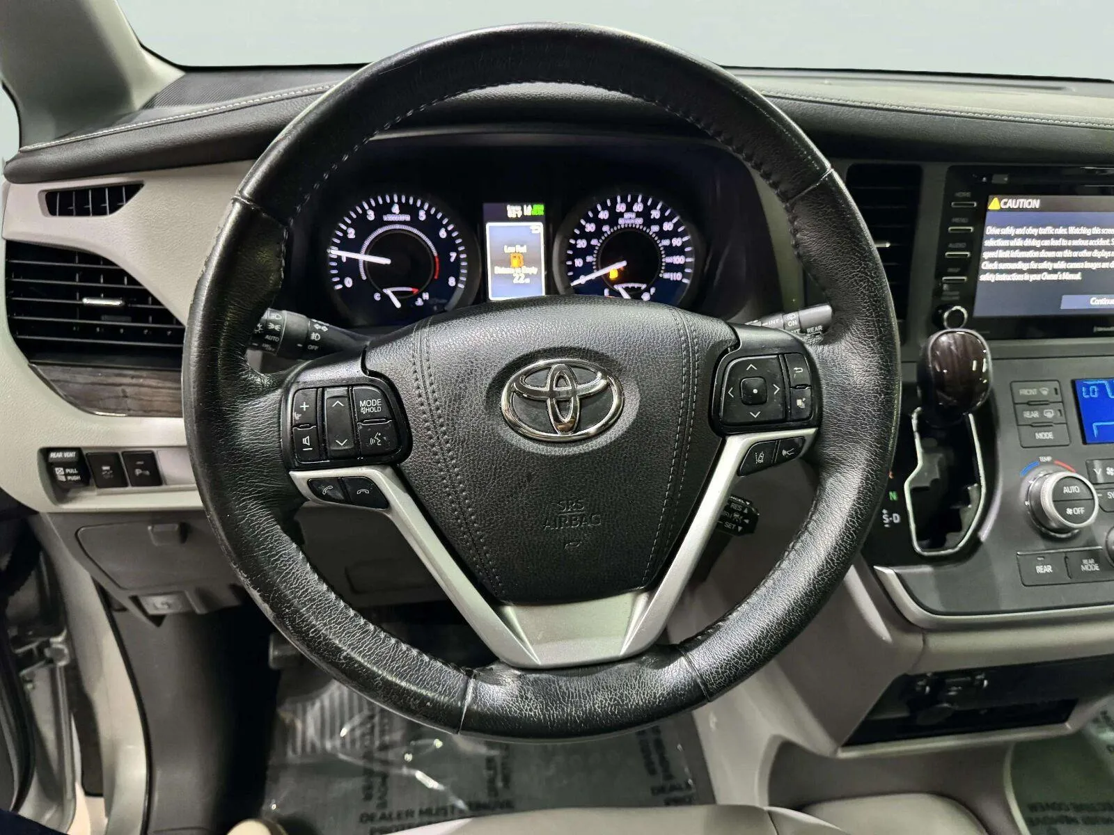 Toyota Sienna photo 30