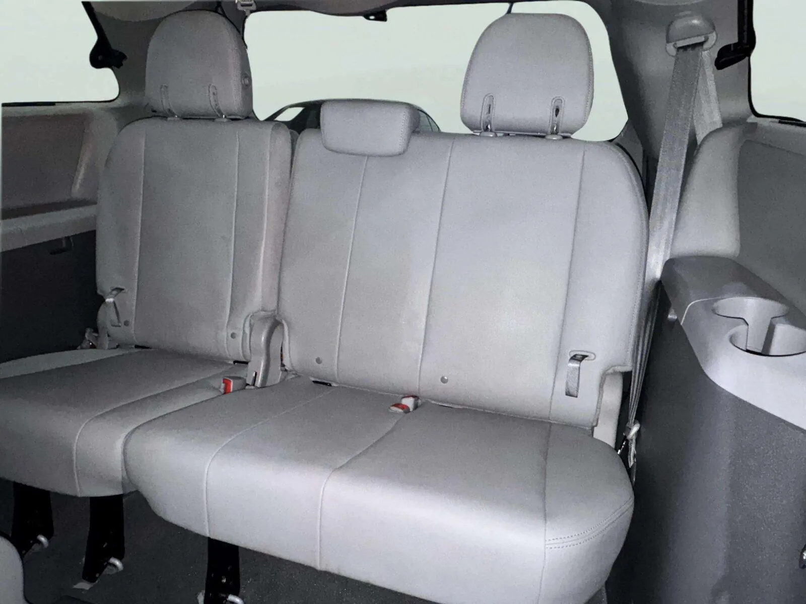 Toyota Sienna photo 42