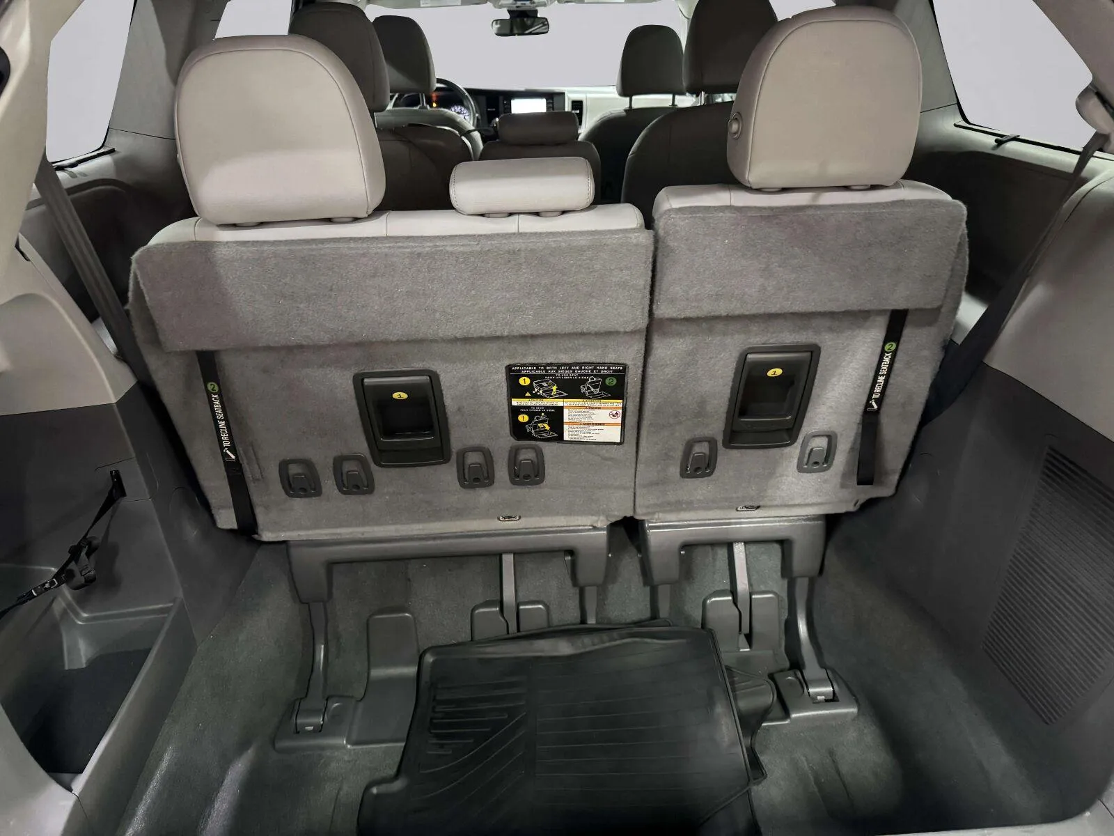 Toyota Sienna photo 45