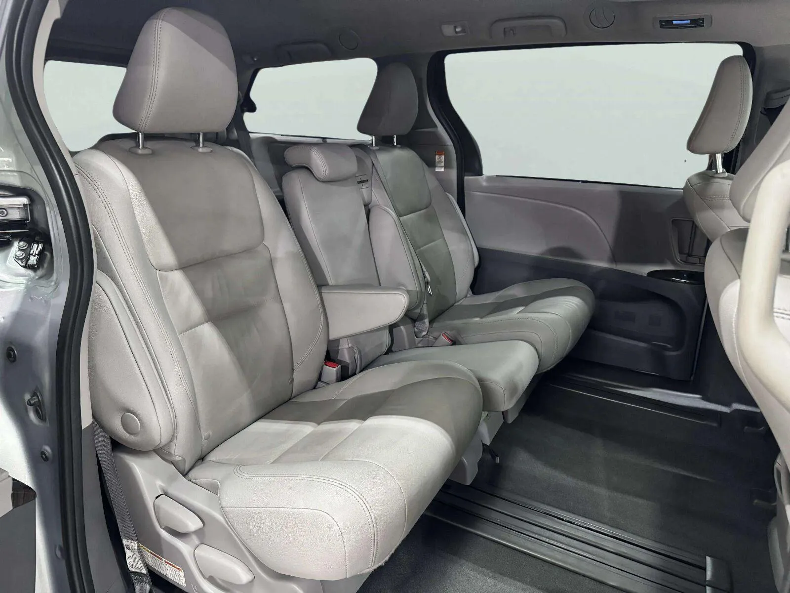 Toyota Sienna photo 48