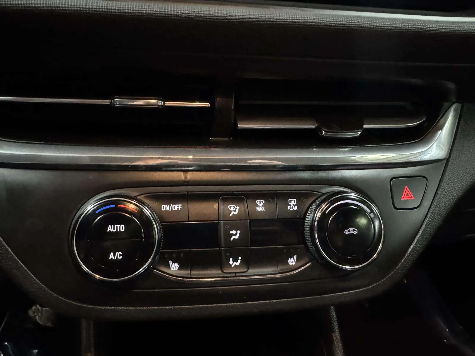Buick Envista photo 27