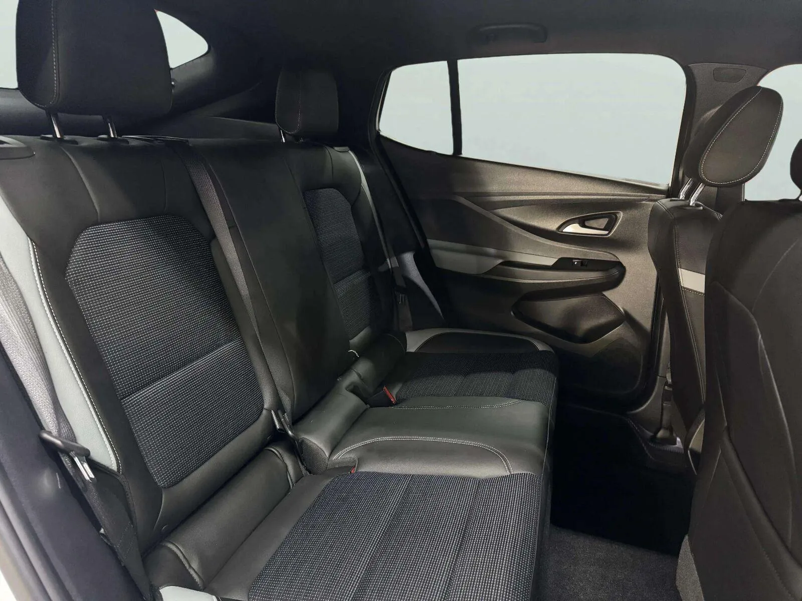 Buick Envista photo 36