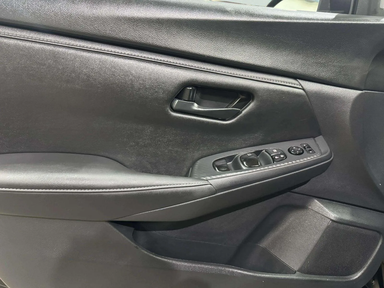 Nissan Sentra photo 9