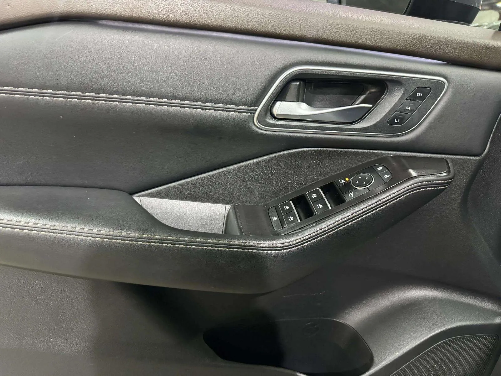 Nissan Rogue photo 18