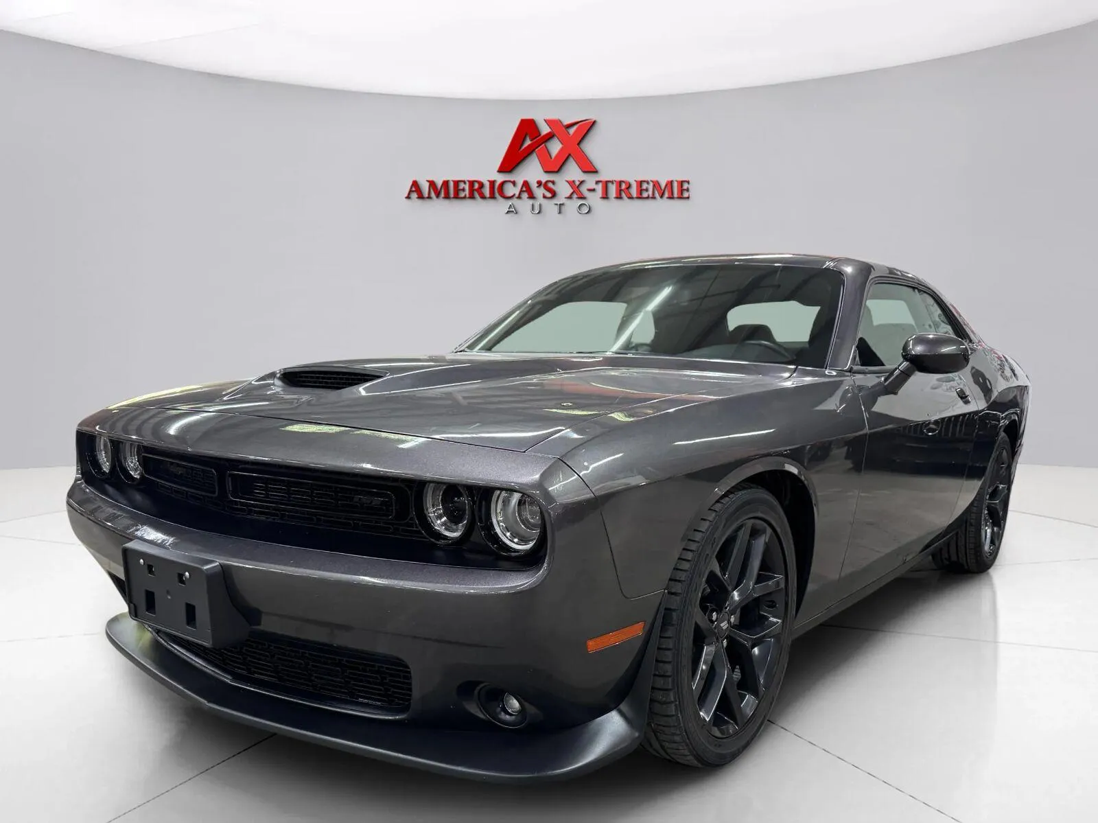 Dodge Challenger photo 2