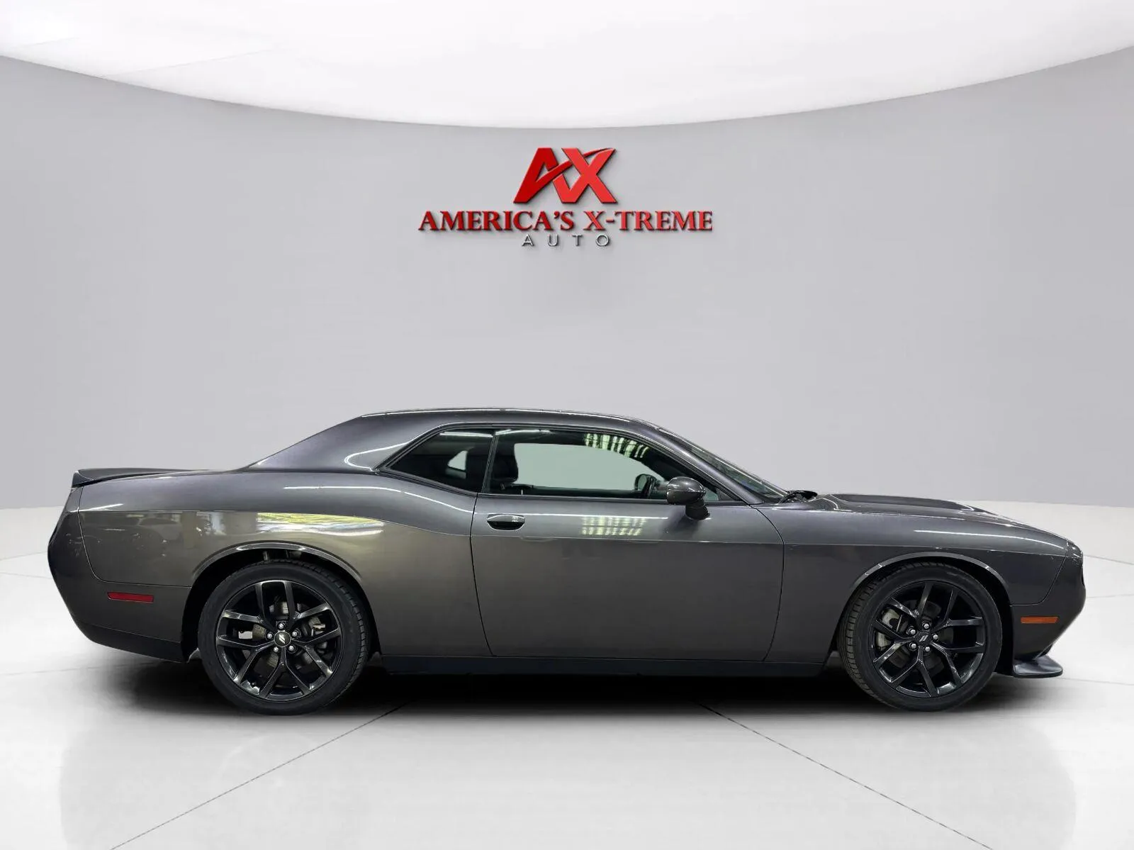 Dodge Challenger photo 9